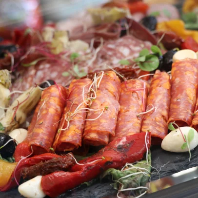 Planteaux de charcuterie, plateaux apéritifs, buffet froid traiteur Cake & Style à Sucy en Brie près de Créteil (94)