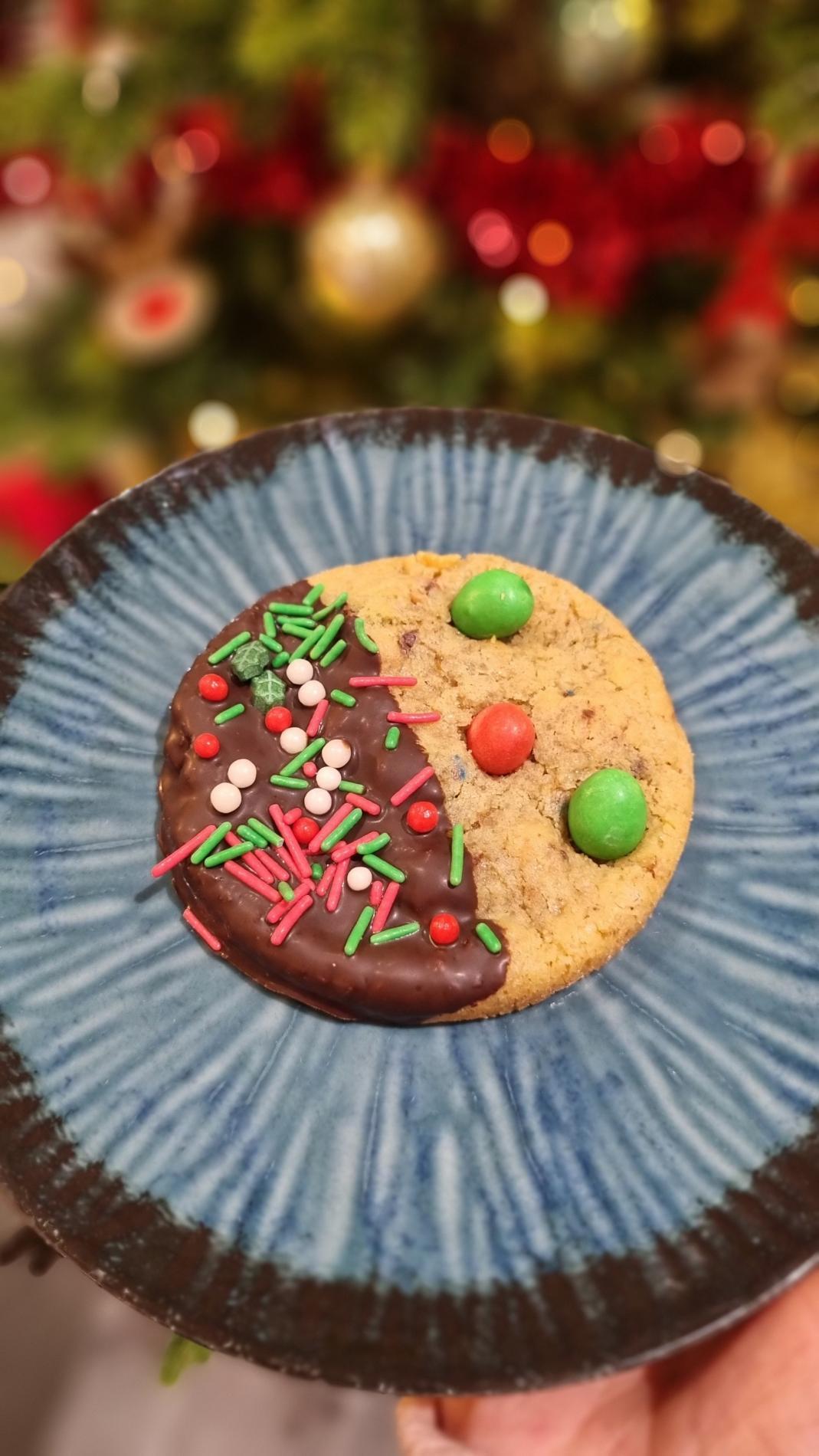 Cookie M&M's, cacahuètes & chocolat noir